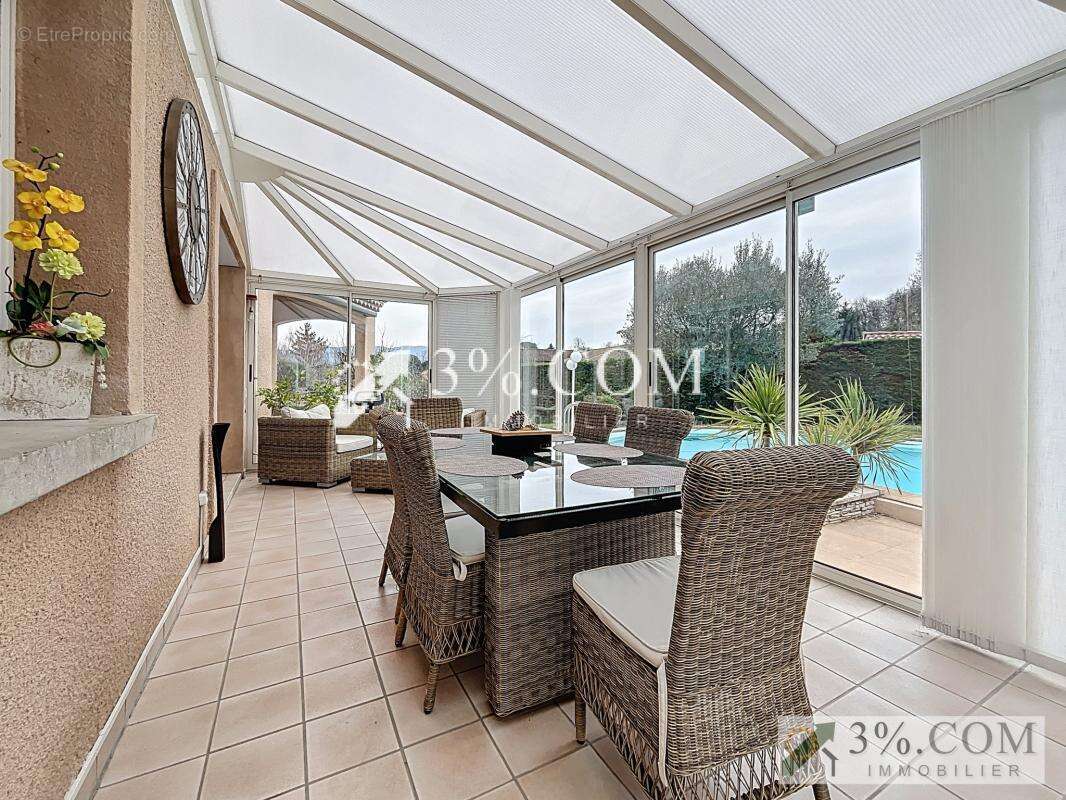 Maison à MONTELEGER