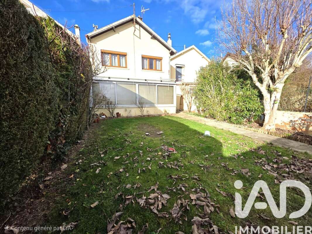 Photo 2 - Maison à JUZIERS