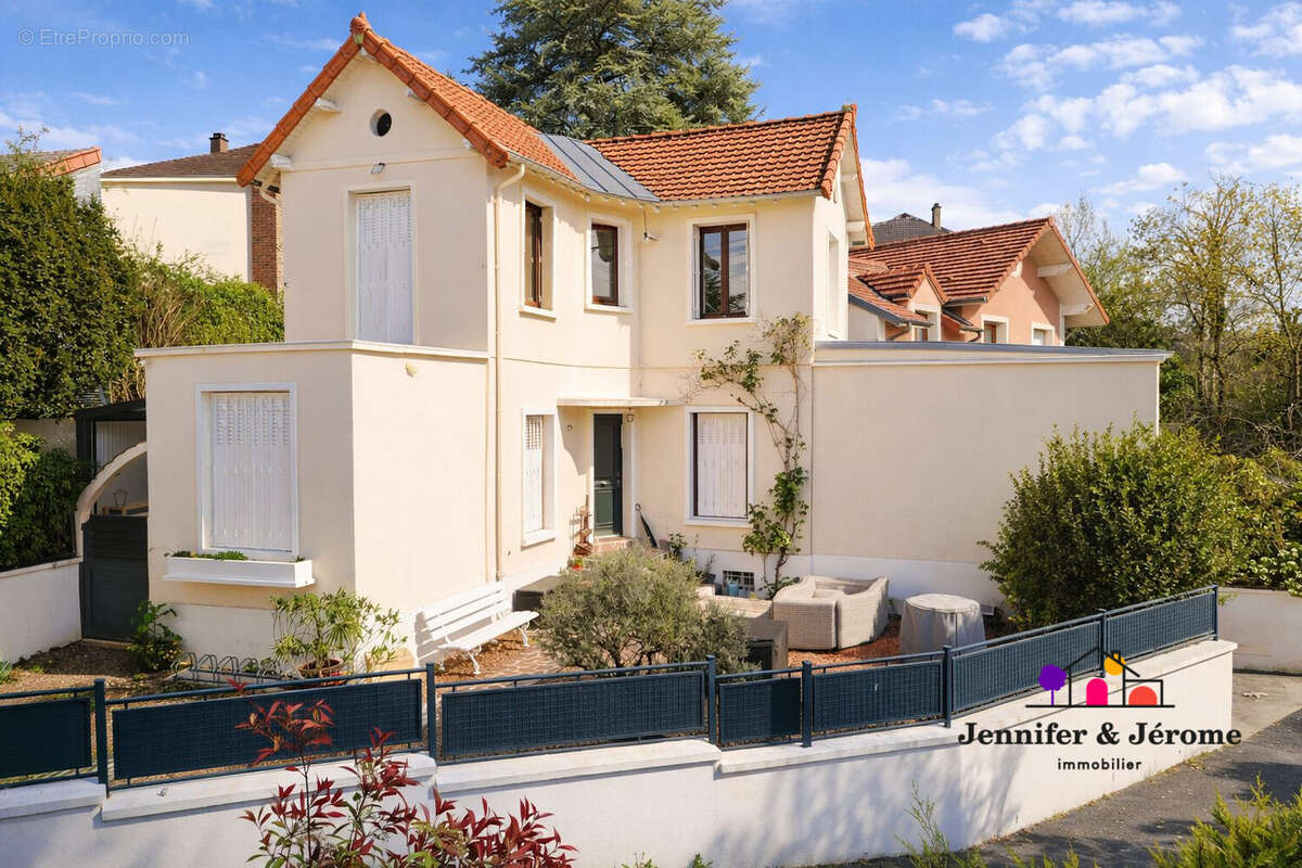 Maison à MONTMORENCY