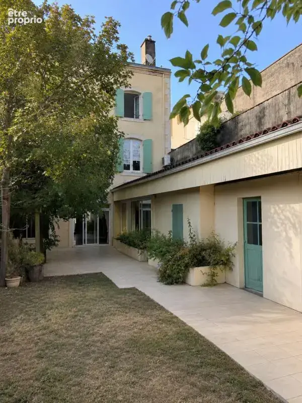 Maison à SAINTE-LIVRADE-SUR-LOT