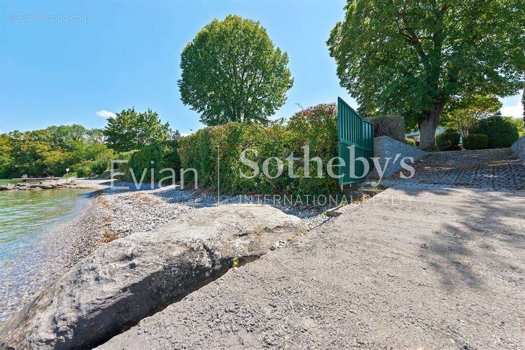 Villa pieds dans l’eau Anthy-sur-Léman - photo 6