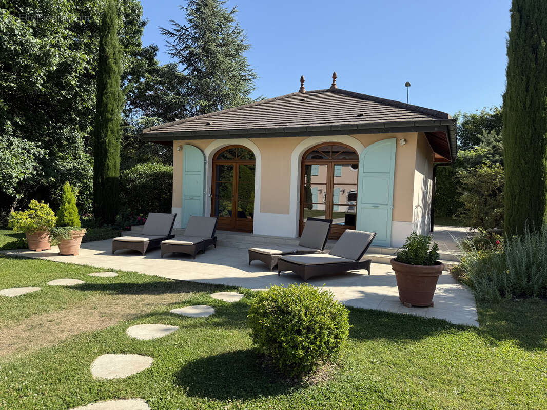 Maison à ECHENEVEX
