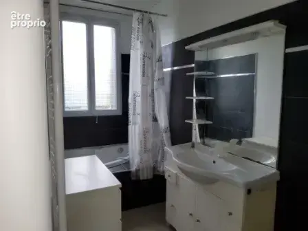 Maison indépendante F3 avec jardin   Chenay-Gagny (RER E)   Beau potentiel - photo 8