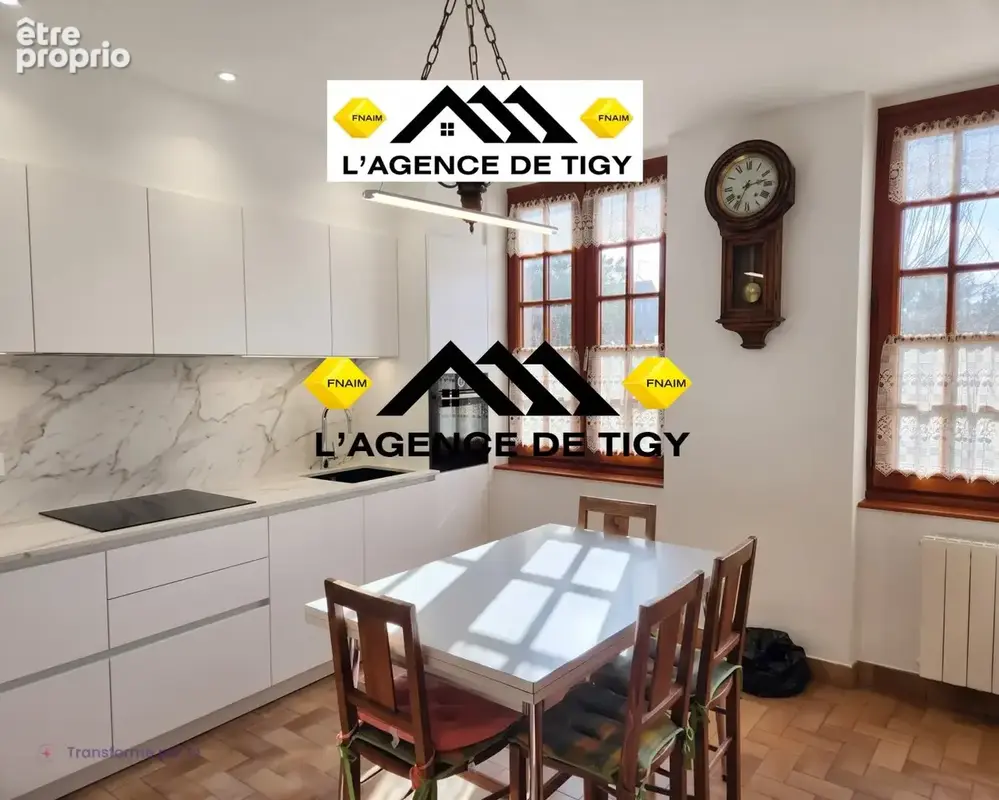 À VENDRE  "RARE": Maison avec multiples dépendances - photo 4