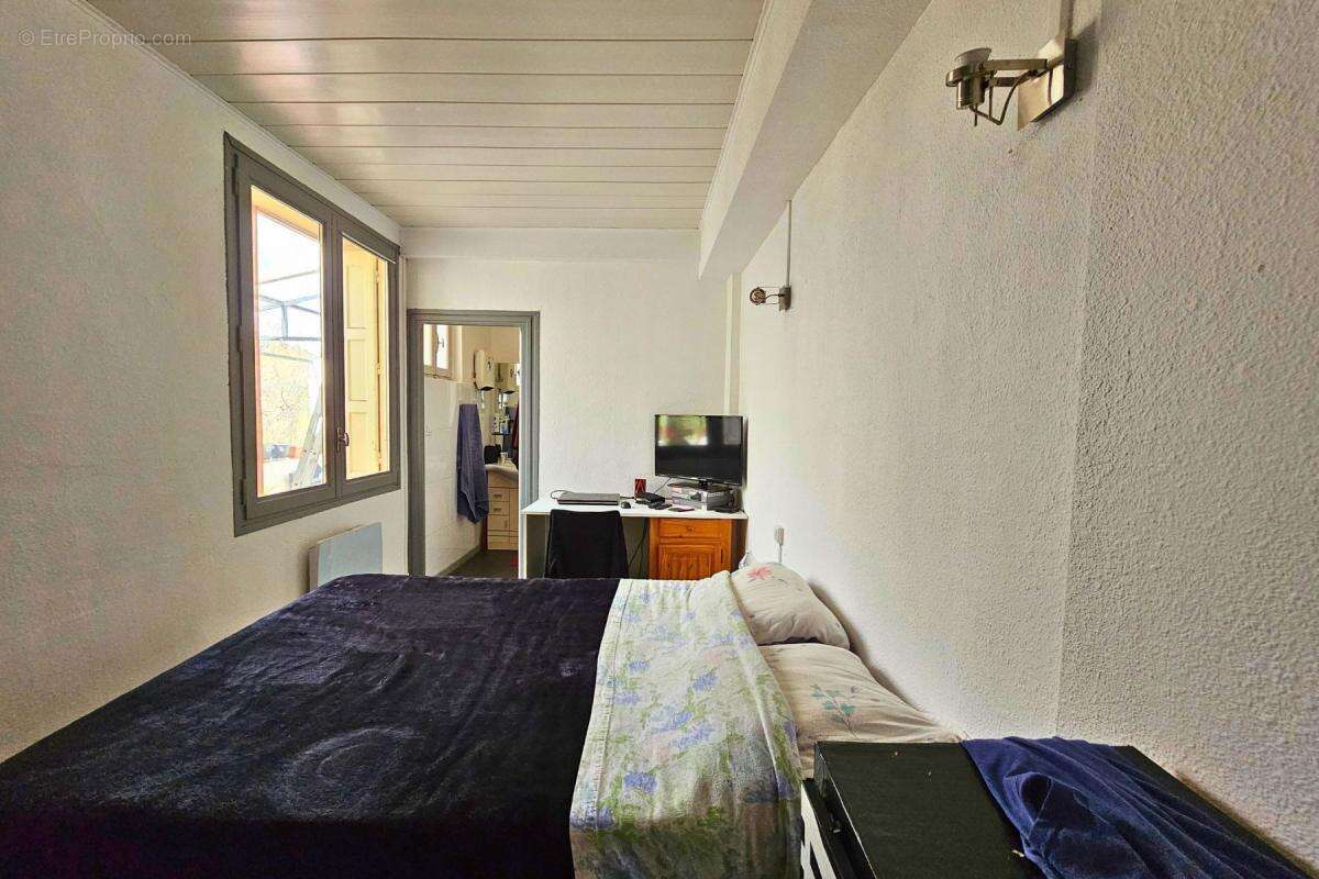 Appartement à REYNES