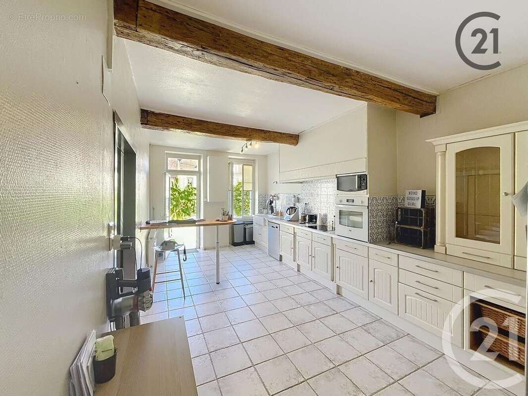 Maison à BRIENON-SUR-ARMANCON