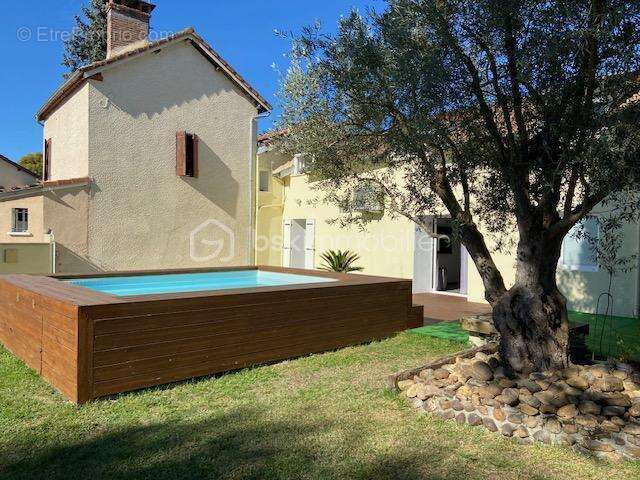 Maison à VILLECOMTAL-SUR-ARROS