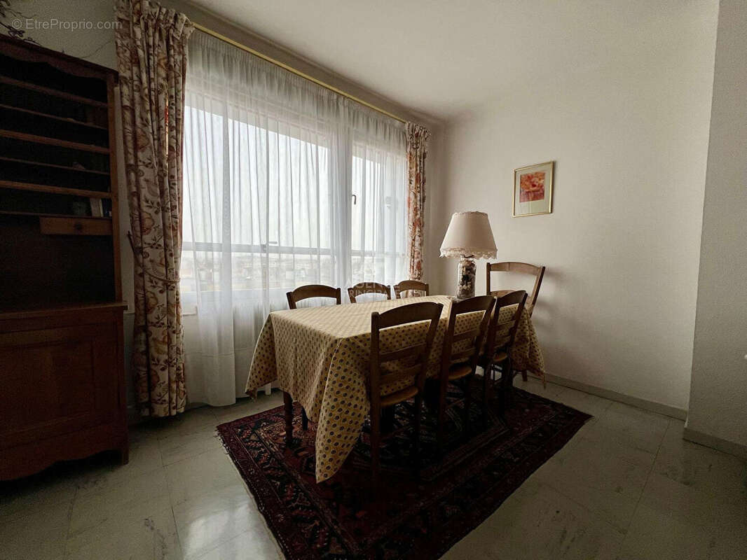 Appartement à HOUILLES