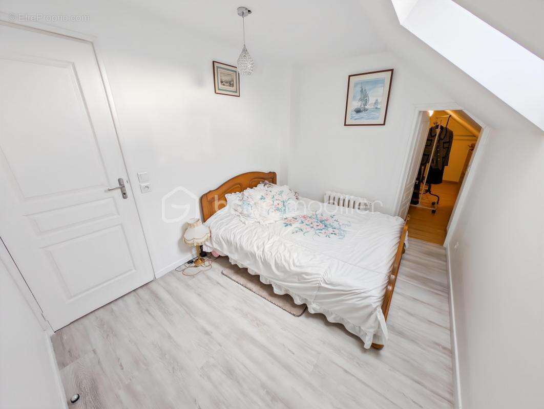 Maison à NEUILLY-SUR-MARNE