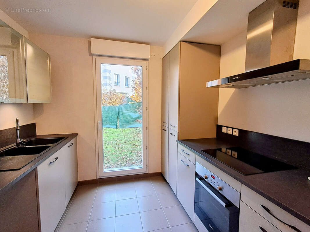 Maison à LA QUEUE-LES-YVELINES