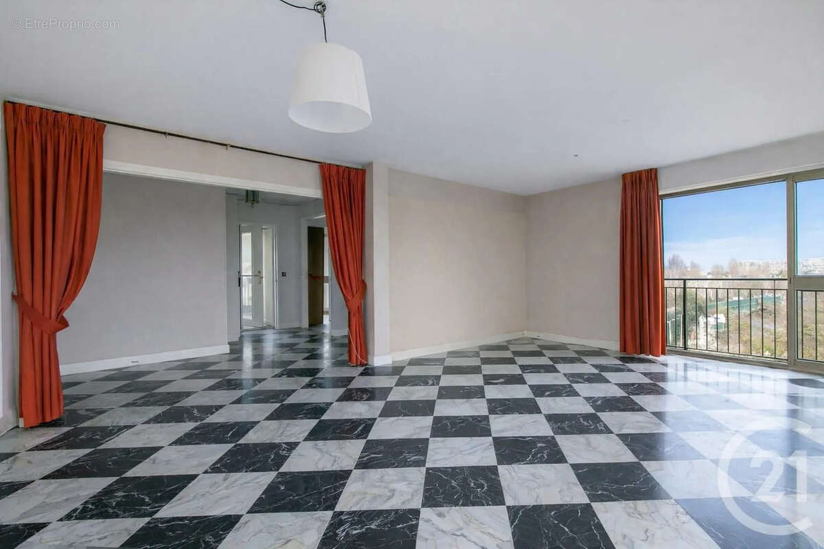 Appartement à SAINT-MAUR-DES-FOSSES
