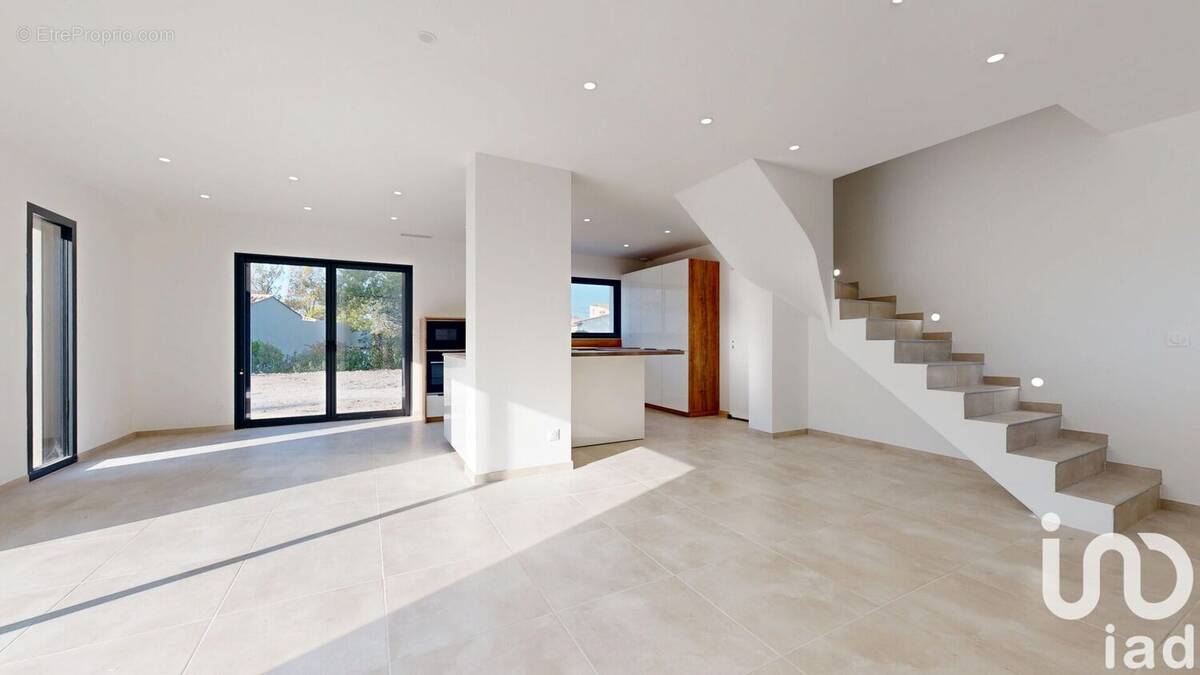 Photo 1 - Maison à EYGUIERES