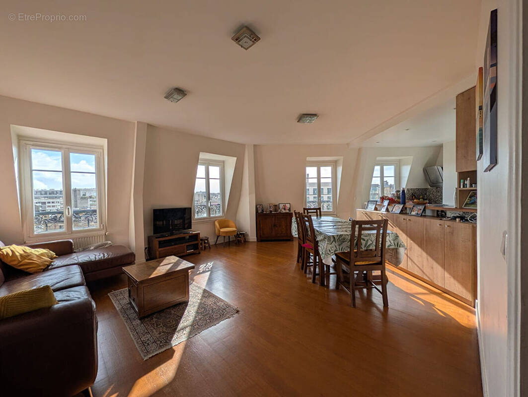 Appartement à PARIS-14E