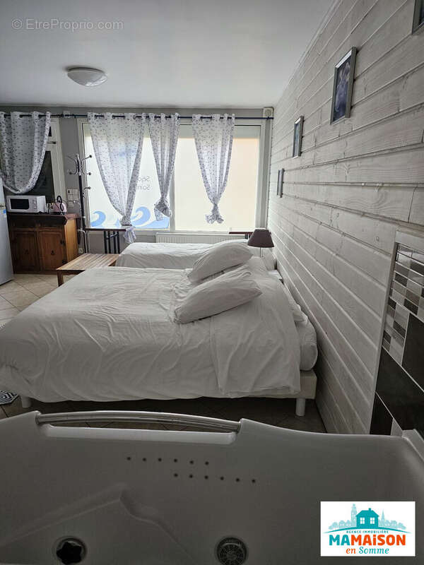 Chambre 1 (dépendance) - Maison à TILLOLOY