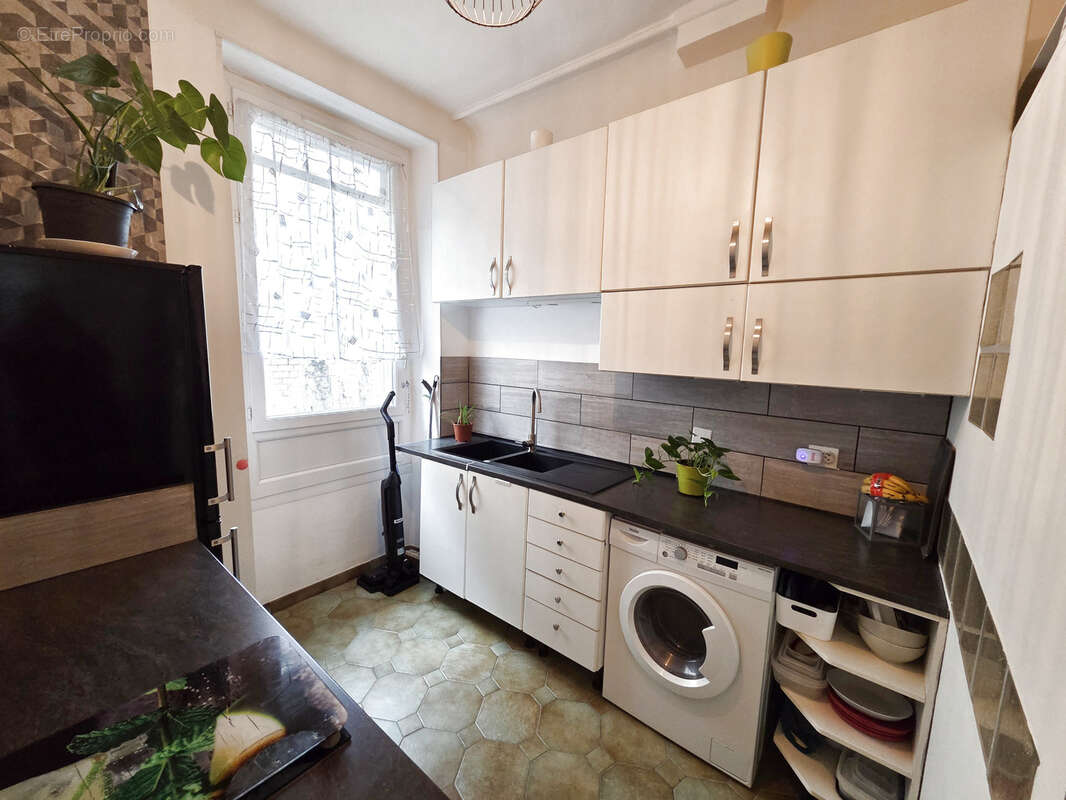 Appartement à MARSEILLE-3E