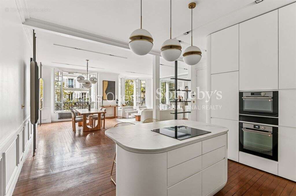 Appartement à PARIS-7E