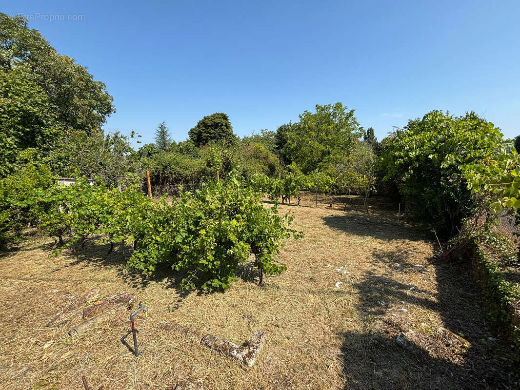 Charmante maison de village de 185 m2 avec garage - photo 10