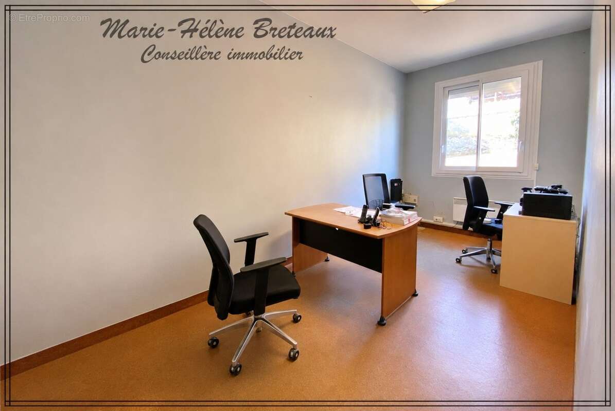 Local/bureau à vendre  (47)Ensemble immobilier professionnel de 1 880 m² à Barbaste - photo 8