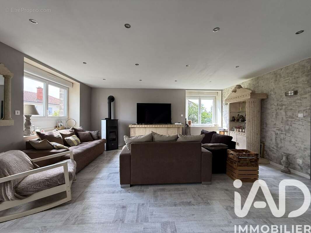 Maison 192 m² à Centres  - photo 4