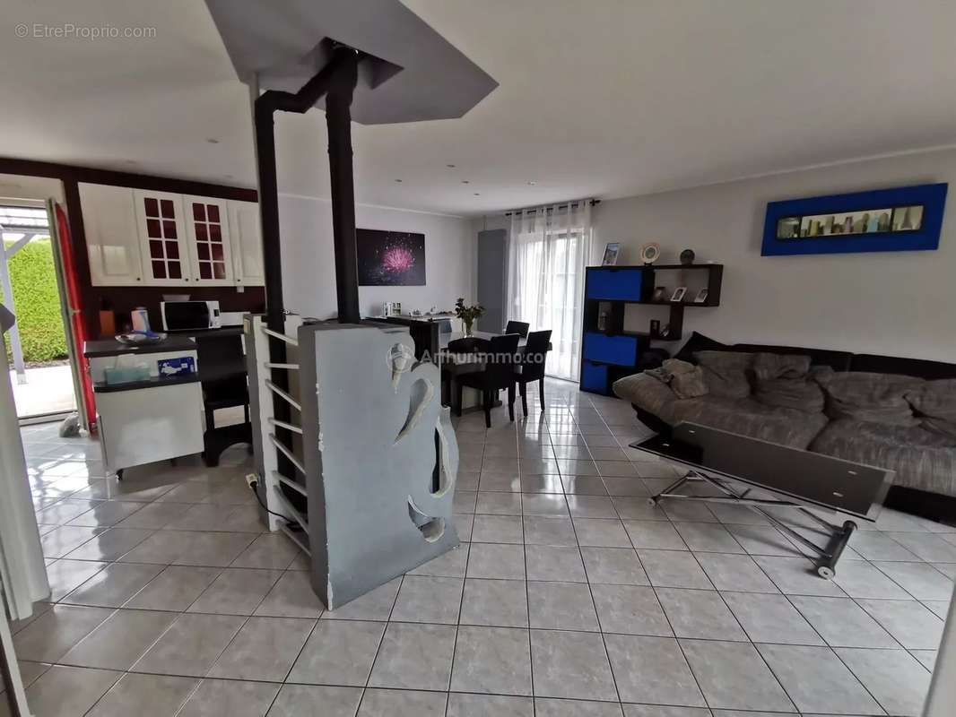 Maison à MONT-LES-NEUFCHATEAU