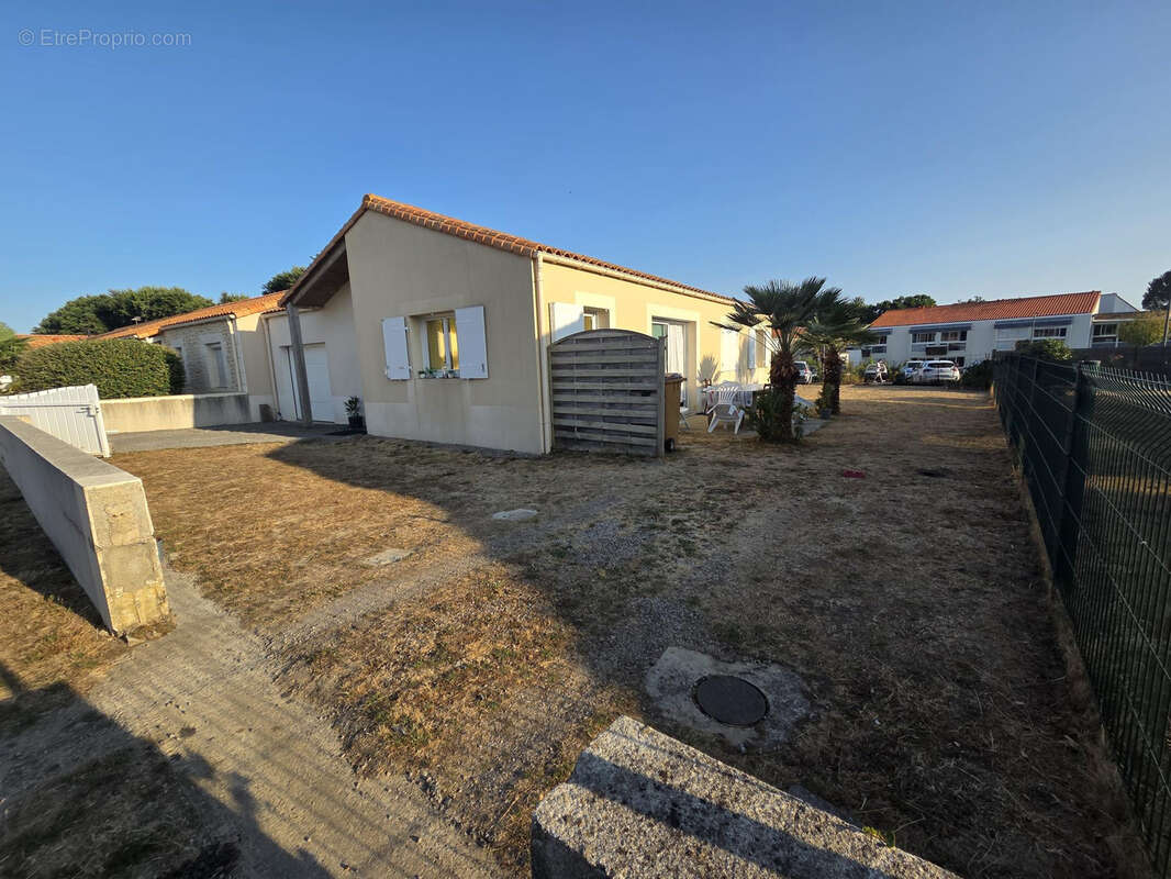 Maison à LE GIROUARD