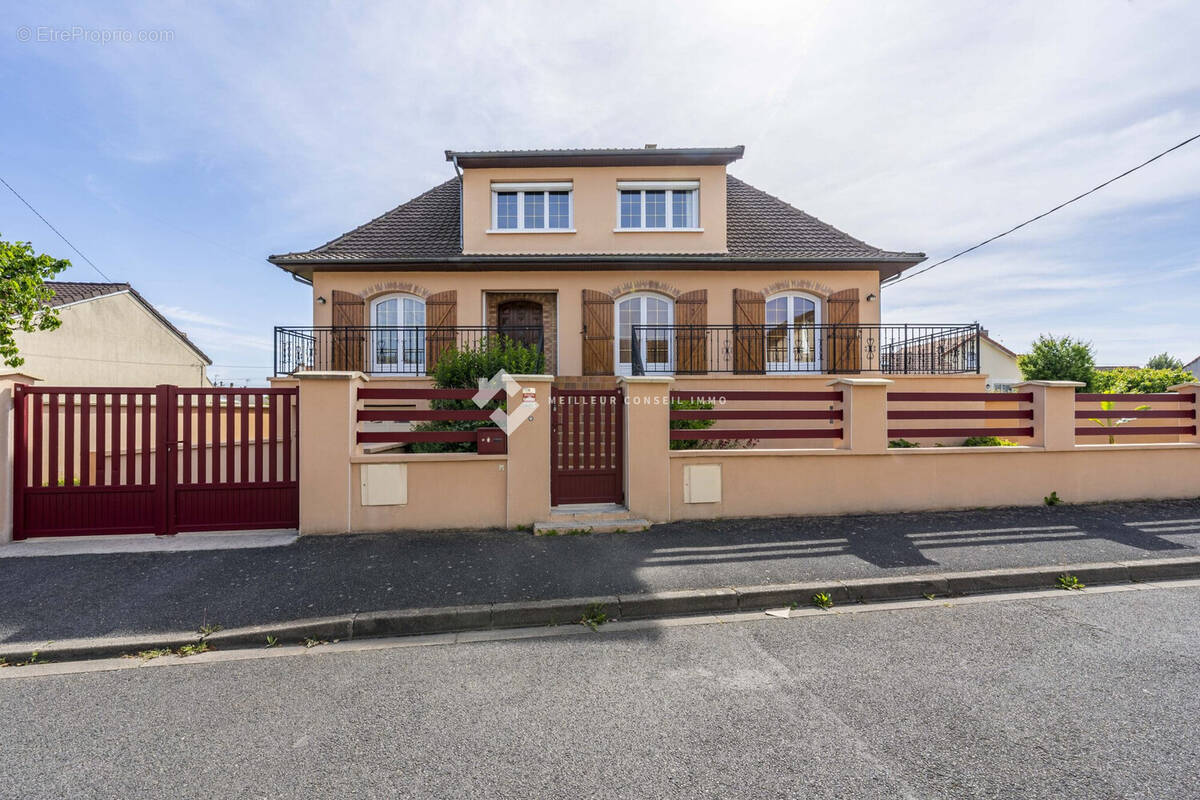 Maison à VARENNES-SUR-SEINE