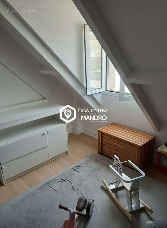 Appartement à BRIE-COMTE-ROBERT