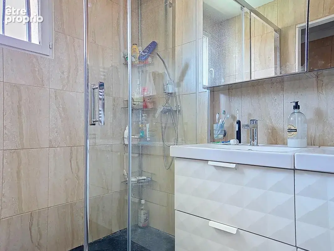 Maison - 5 Chambres - 2 Logements possibles - 2 Garages - Cave - Terrasse - Piscine - photo 16