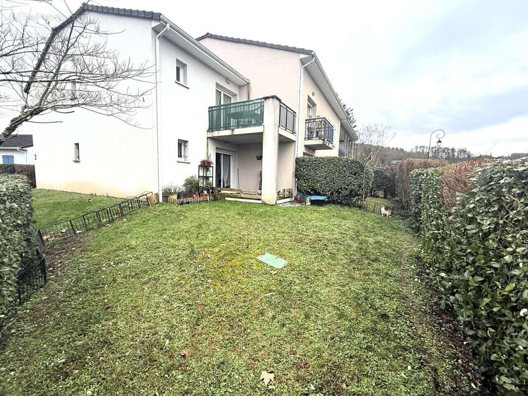 Appartement à PAZAYAC