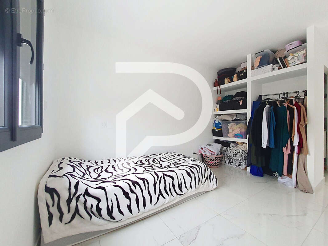 Villa Contemporaine  VIAS -T6 130M2-GARAGE - photo 10