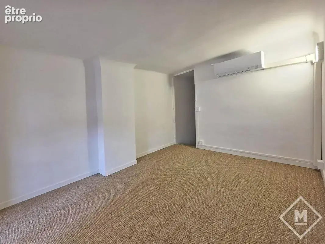 Vente type 2 double destination investissement locatif Baille/Castellane - photo 12