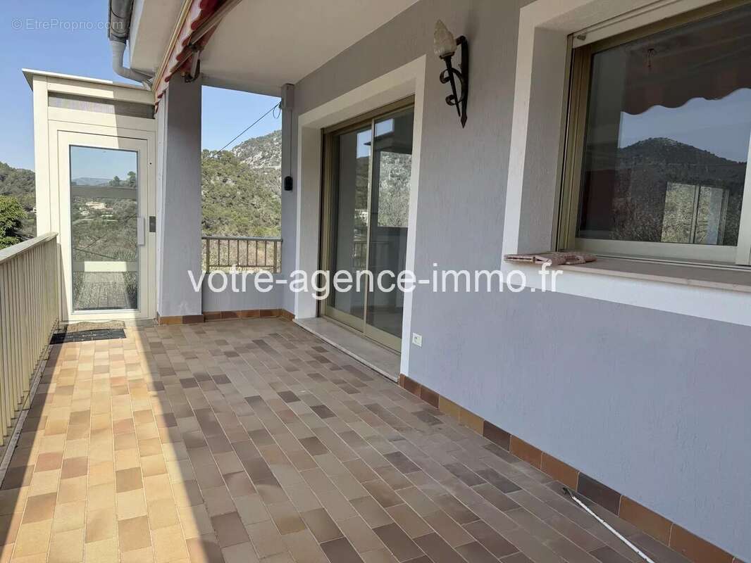 Maison à TOURRETTE-LEVENS