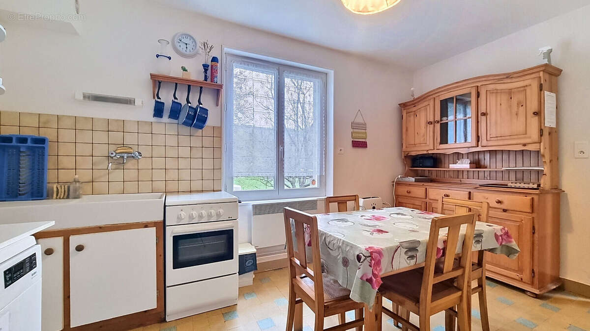 Maison à CHAMBON-SUR-LAC