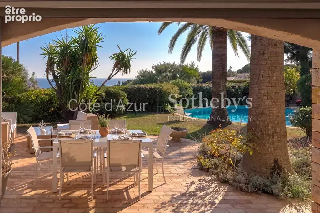 Super Cannes, villa provençale rénovée avec piscine et vue panoramique sur la Méditerranée - photo 3