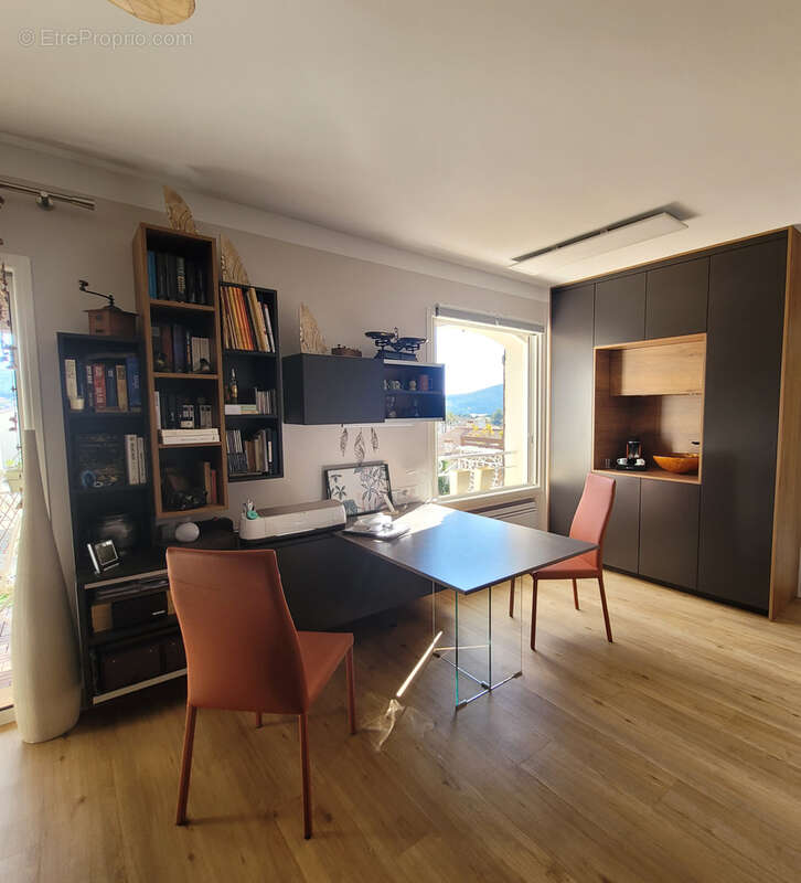 Appartement à SAINT-CYR-SUR-MER