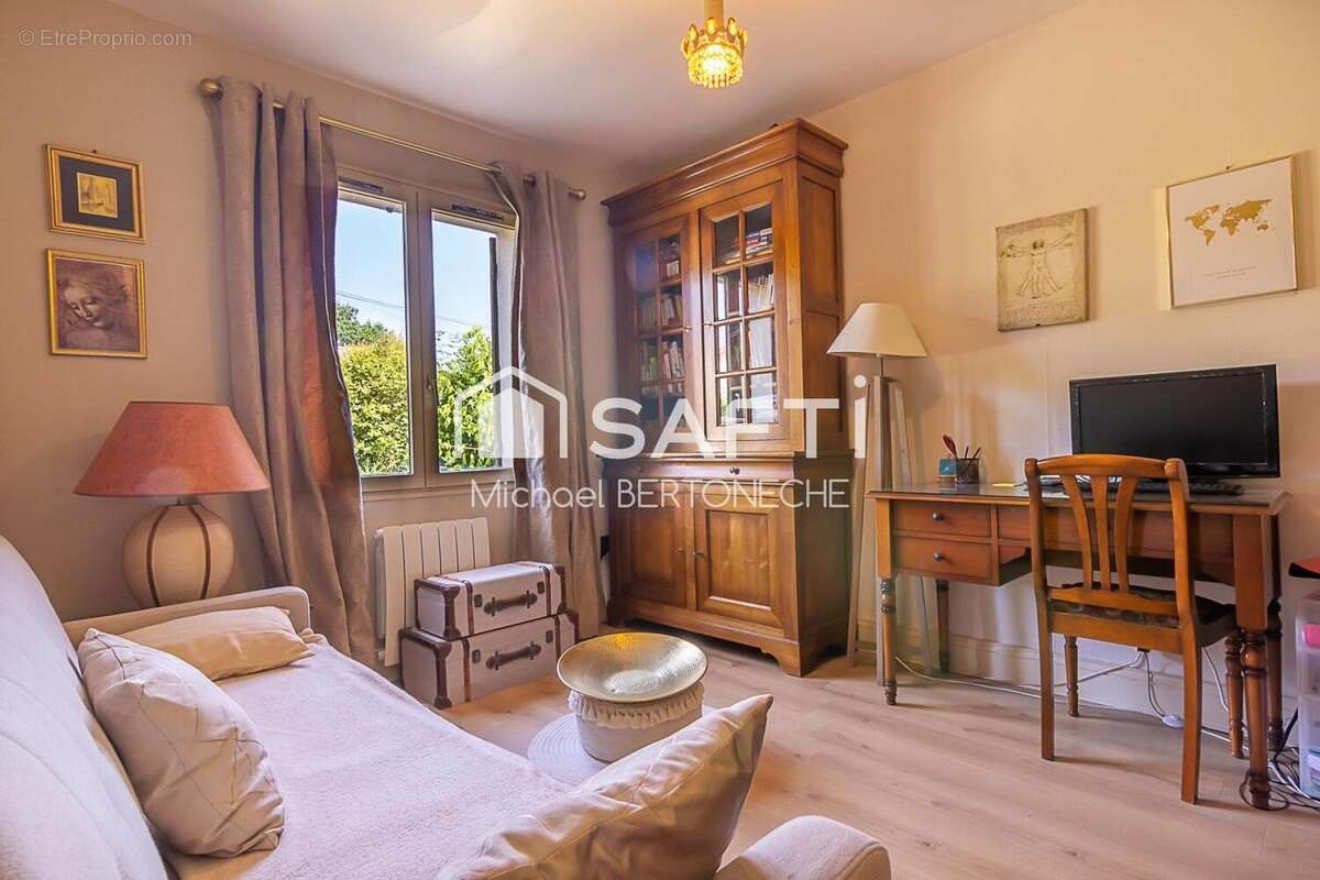 Maison 142 m² à La Lande-De-Fronsac  - photo 8