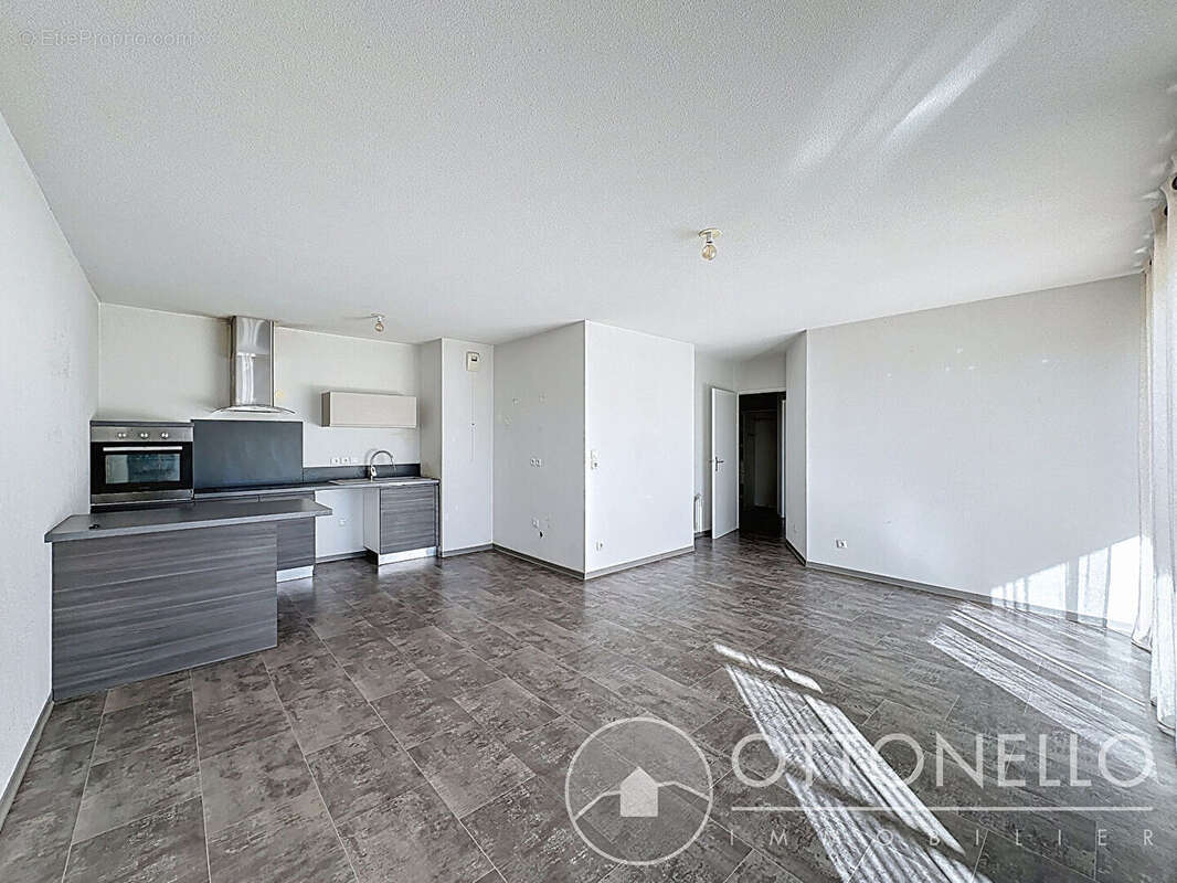 Appartement à PUGET-SUR-ARGENS