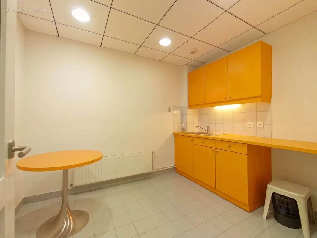 Commerce à LE PRE-SAINT-GERVAIS