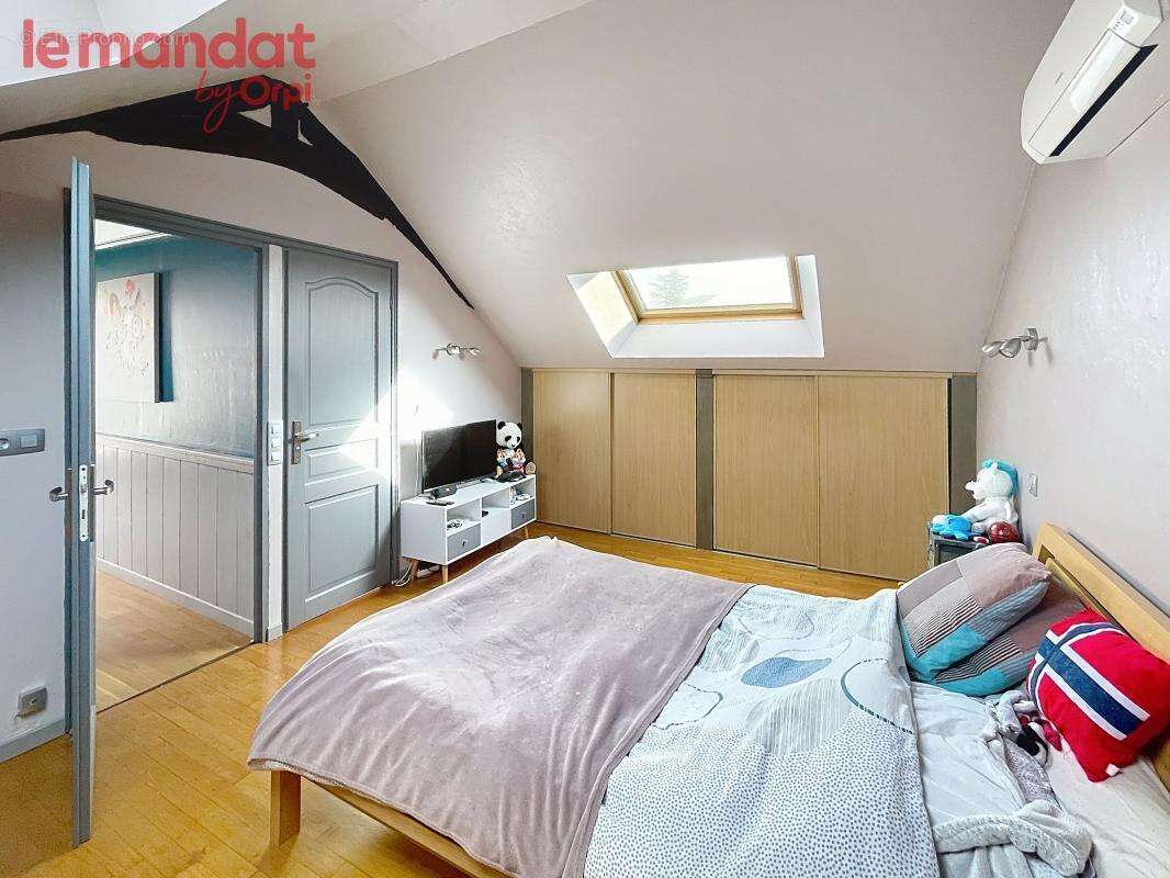 Appartement à JUZIERS