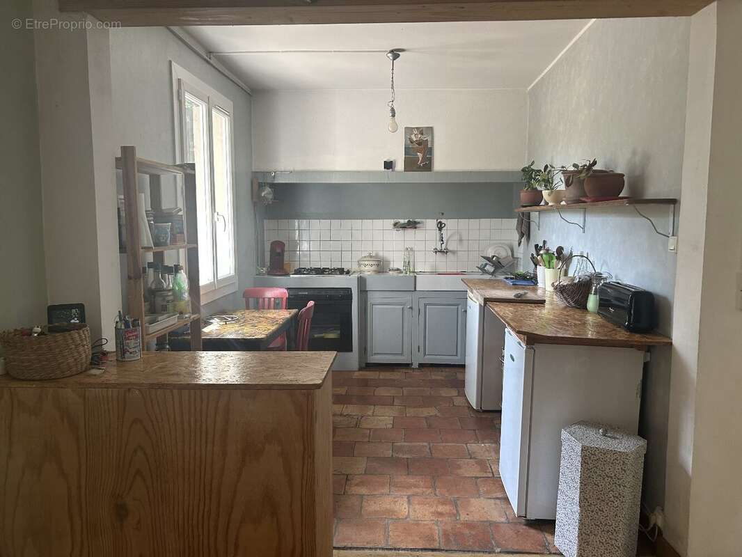 Maison de plain-pied avec dépendances et 1,5ha de terrain - photo 5