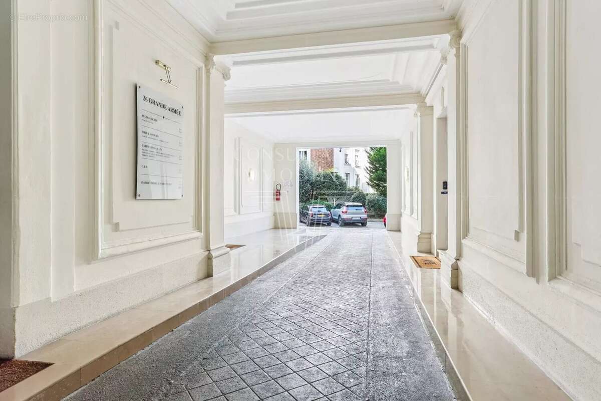 Appartement à PARIS-17E