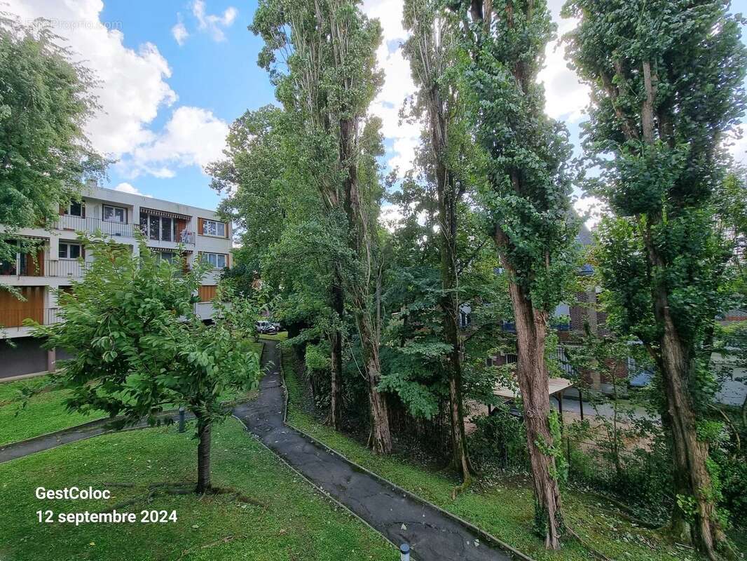 Volumes, lumière, verdure : 4 pièces au Raincy - photo 10