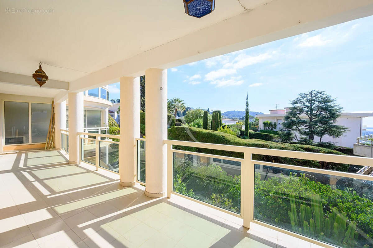 Appartement Le Cannet  (Bréguière) 3p 93 m2 terrasse, garage, piscine - photo 6