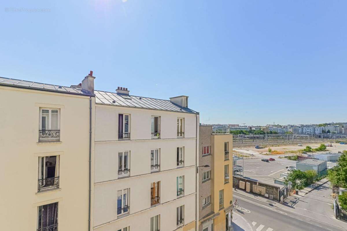 Appartement à PARIS-18E