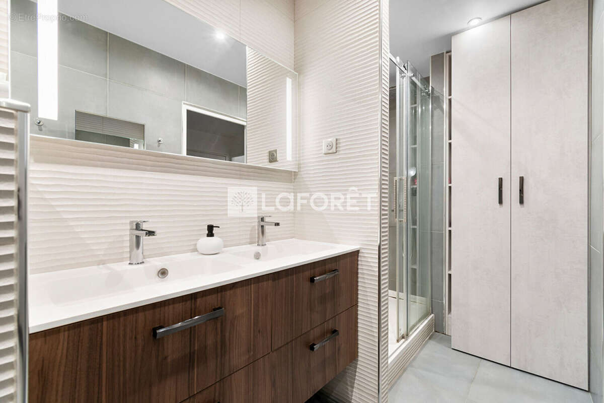 Appartement à SURESNES