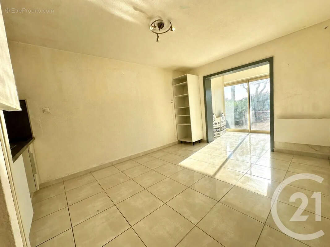 Appartement à SIX-FOURS-LES-PLAGES