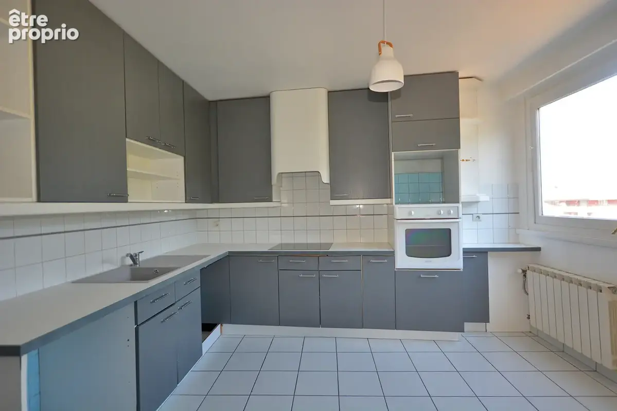 T4 avec cave garage et piscine a cluses - photo 3