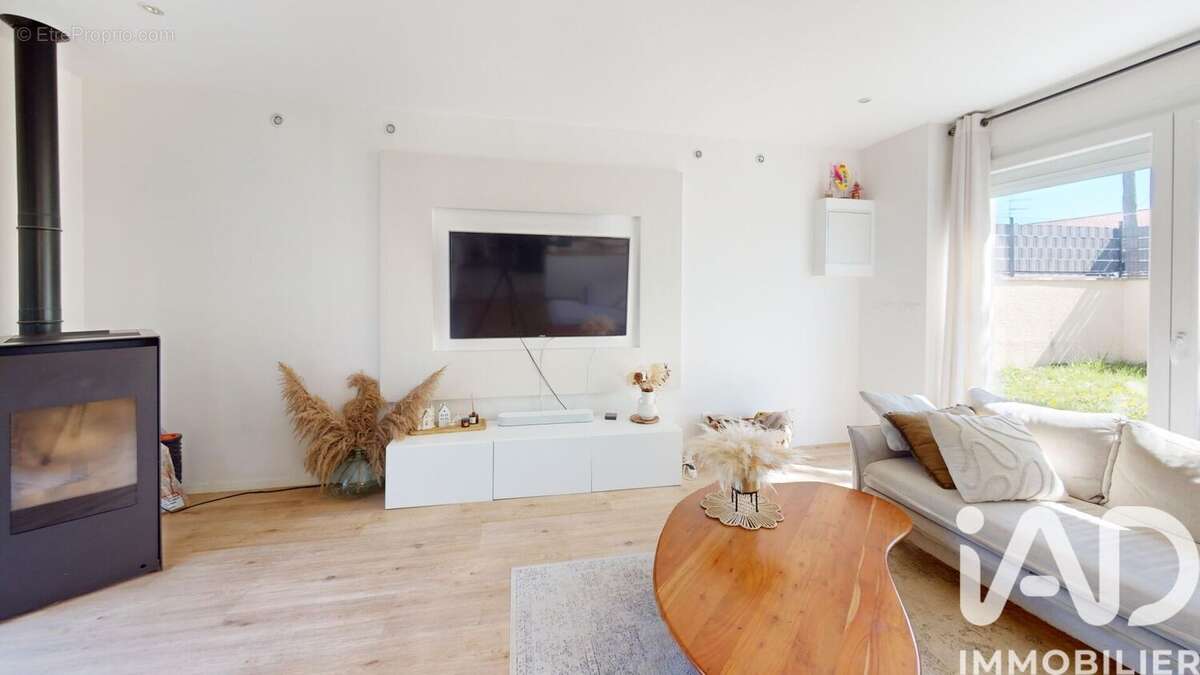 Photo 2 - Maison à ARC-SUR-TILLE