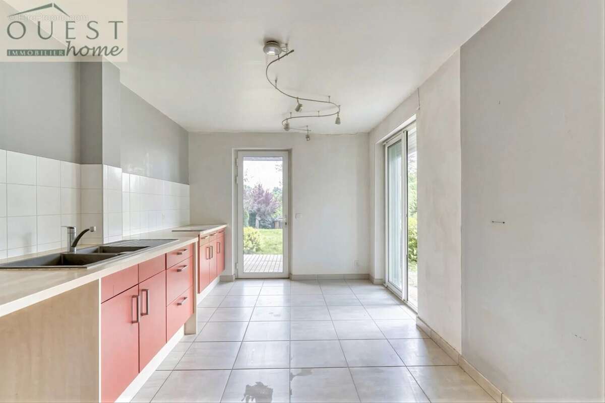 Maison à CHARBONNIERES-LES-BAINS