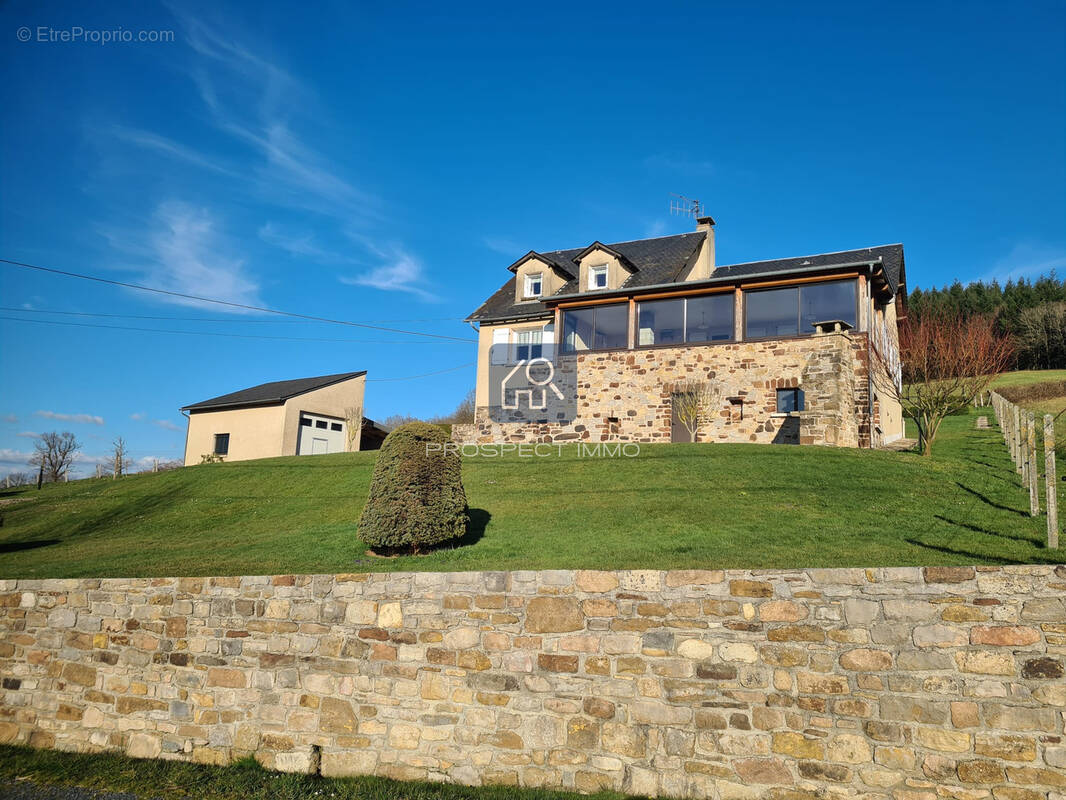 Maison à MONTROZIER